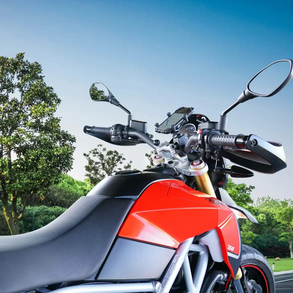 RAM_HOL_UN7_400U-003 (1).webp
